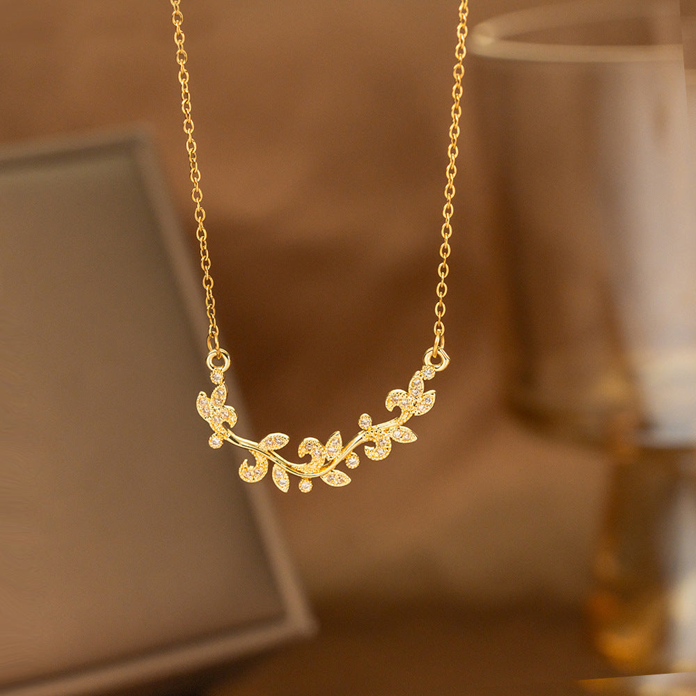 Fashionable Minimalist Necklace