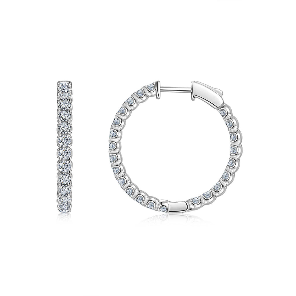 A Luxurious And Fashionable Ring Earring Set Featuring Top-quality Moissanite Stones, Made Of S925 Silver Electroplated With Platinum.