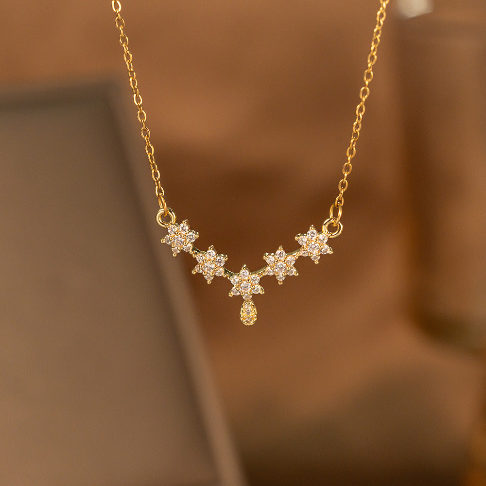Fashionable Minimalist Necklace