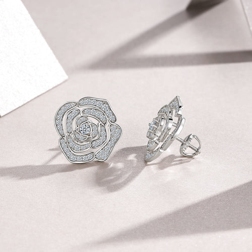 A Luxurious And Fashionable Flower Shaped Earring Set Featuring Top-quality Moissanite Stones, Made Of S925 Silver Electroplated With Platinum.