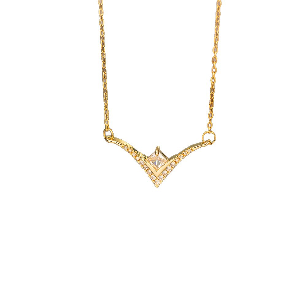 Fashionable Minimalist Necklace