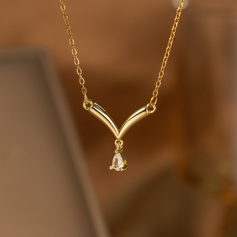 Fashionable Minimalist Necklace