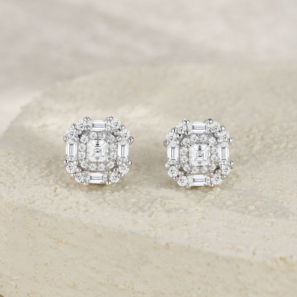 A Luxurious And Fashionable Minimalist Jewelry Earring Set Featuring Top-quality Moissanite Stones, Made Of S925 Silver Electroplated With Platinum.
