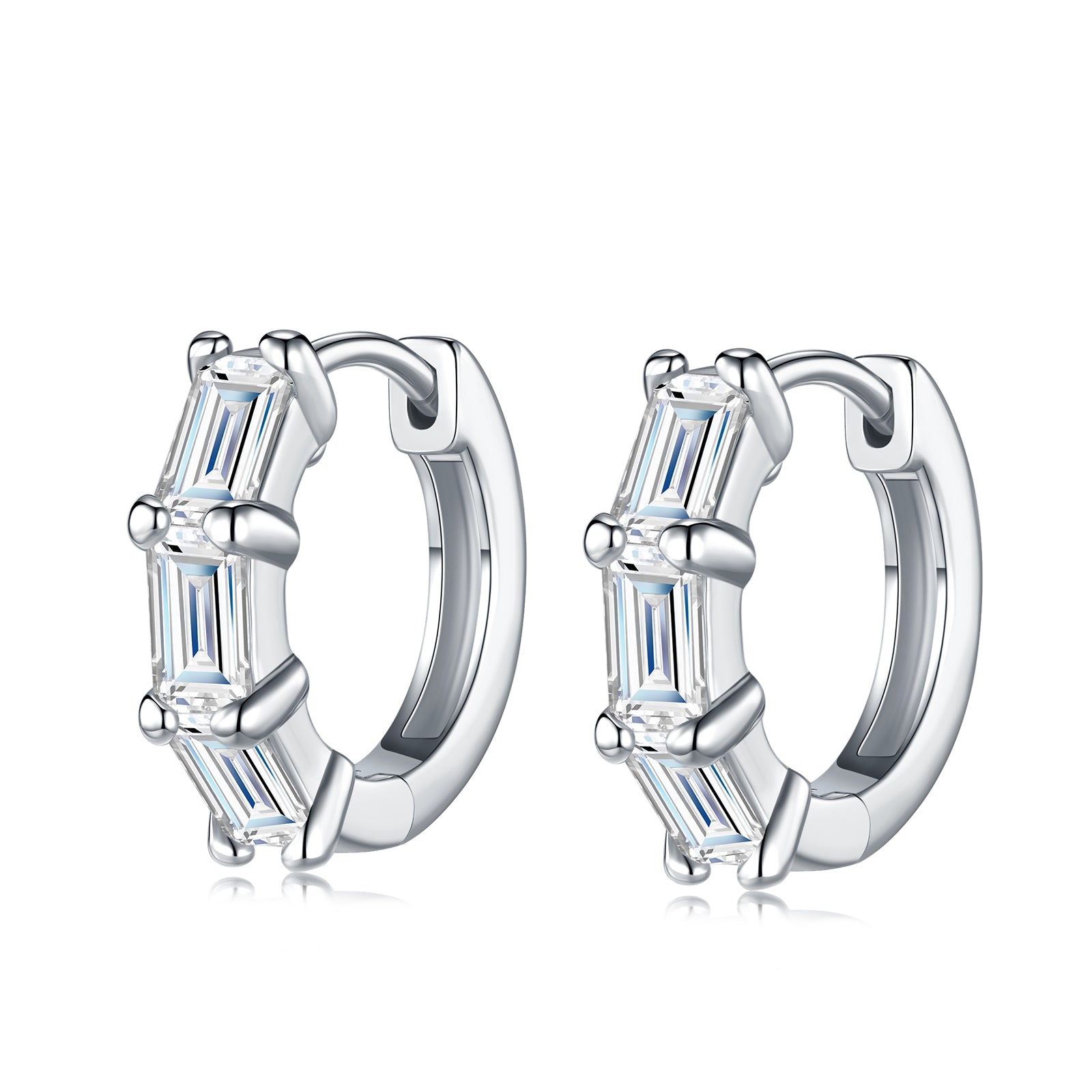 A Luxurious And Fashionable Ring Earring Set Featuring Top-quality Moissanite Stones, Made Of S925 Silver Electroplated With Platinum.